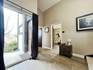 Photo 16- click for photo gallery